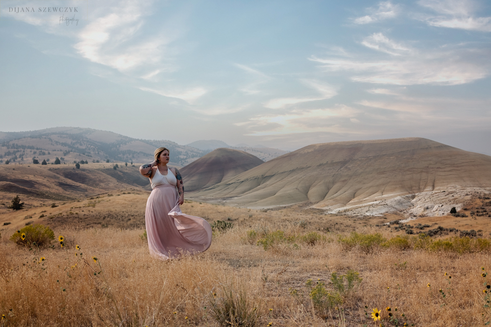 portrait photographer, blush skirt, curvy girl