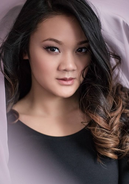 hair and make up included with senior photosession