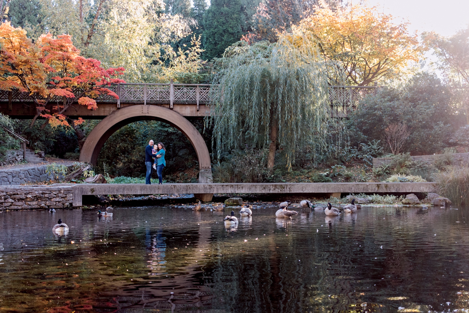 outdoor lifestyle family and maternity photos, fall Portland