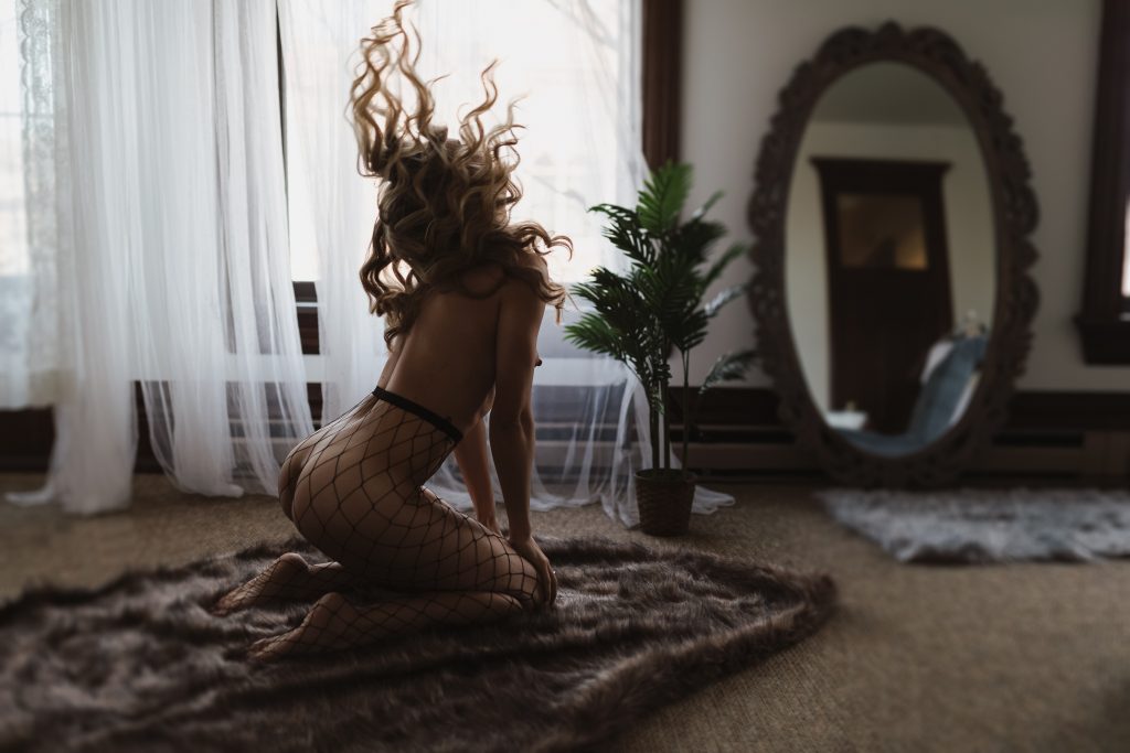 boudoir photographer portland oregon