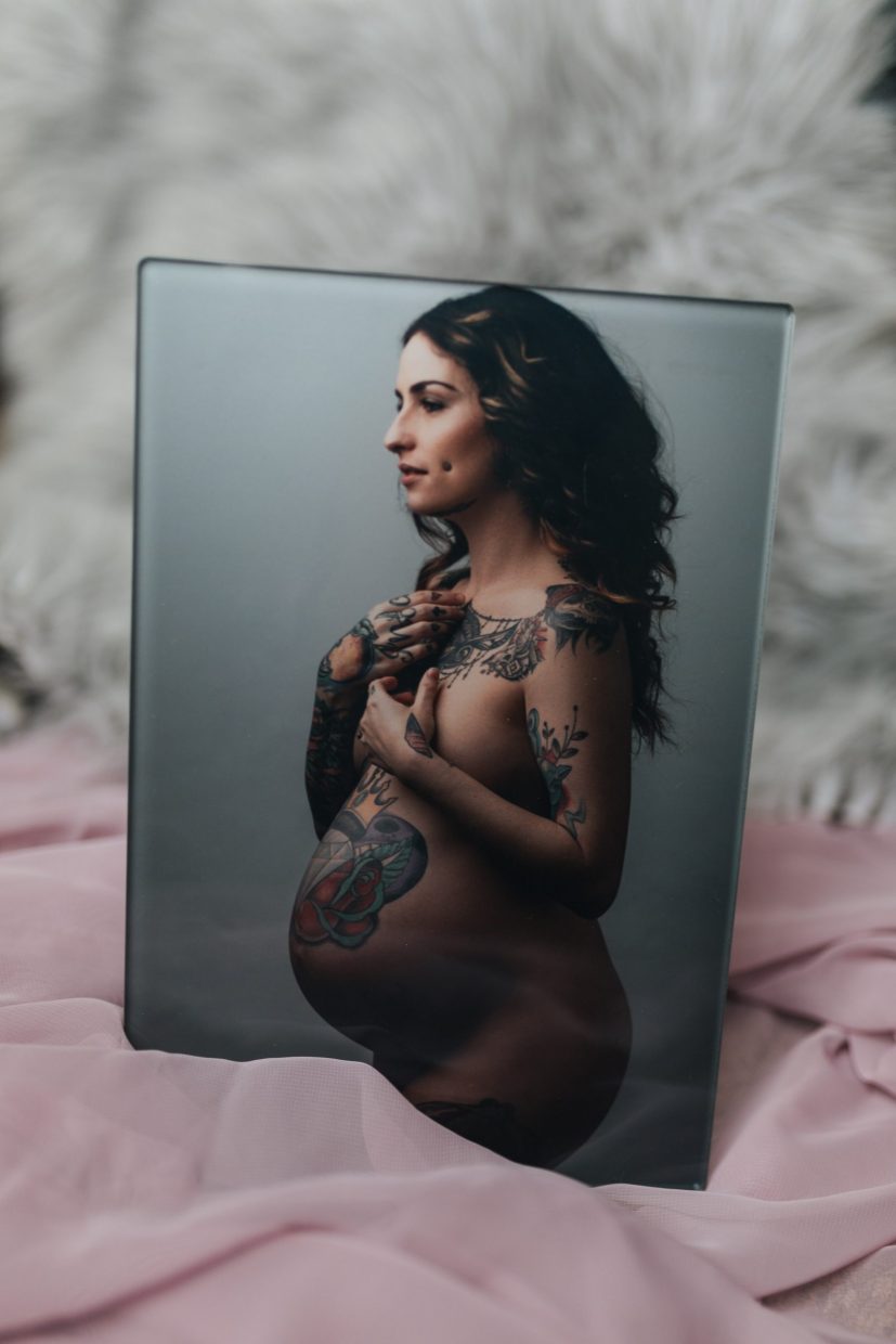 tattooed boudoir maternity woman