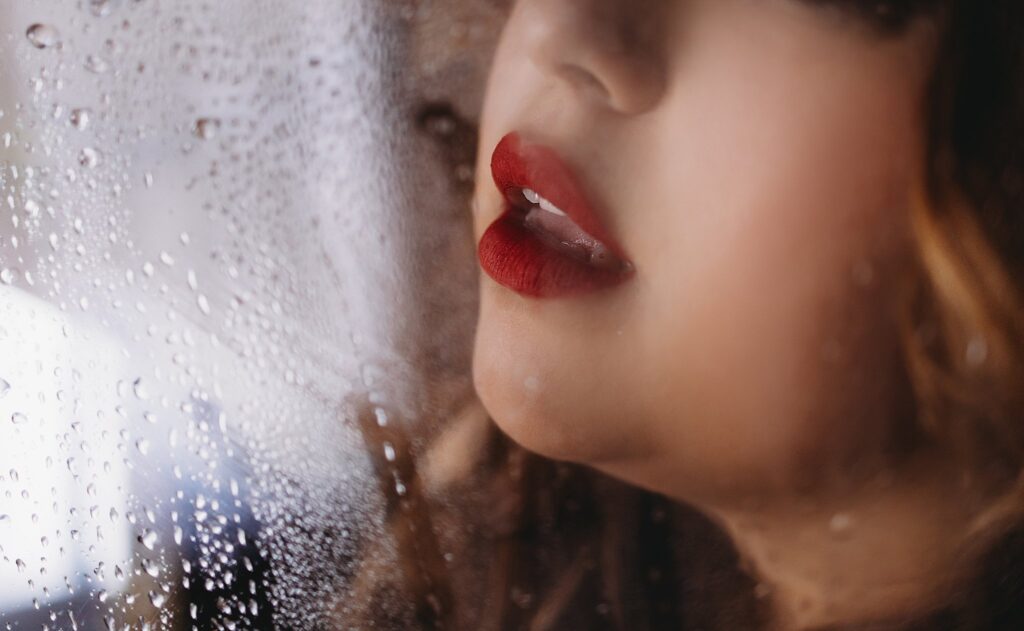 lips shower red 